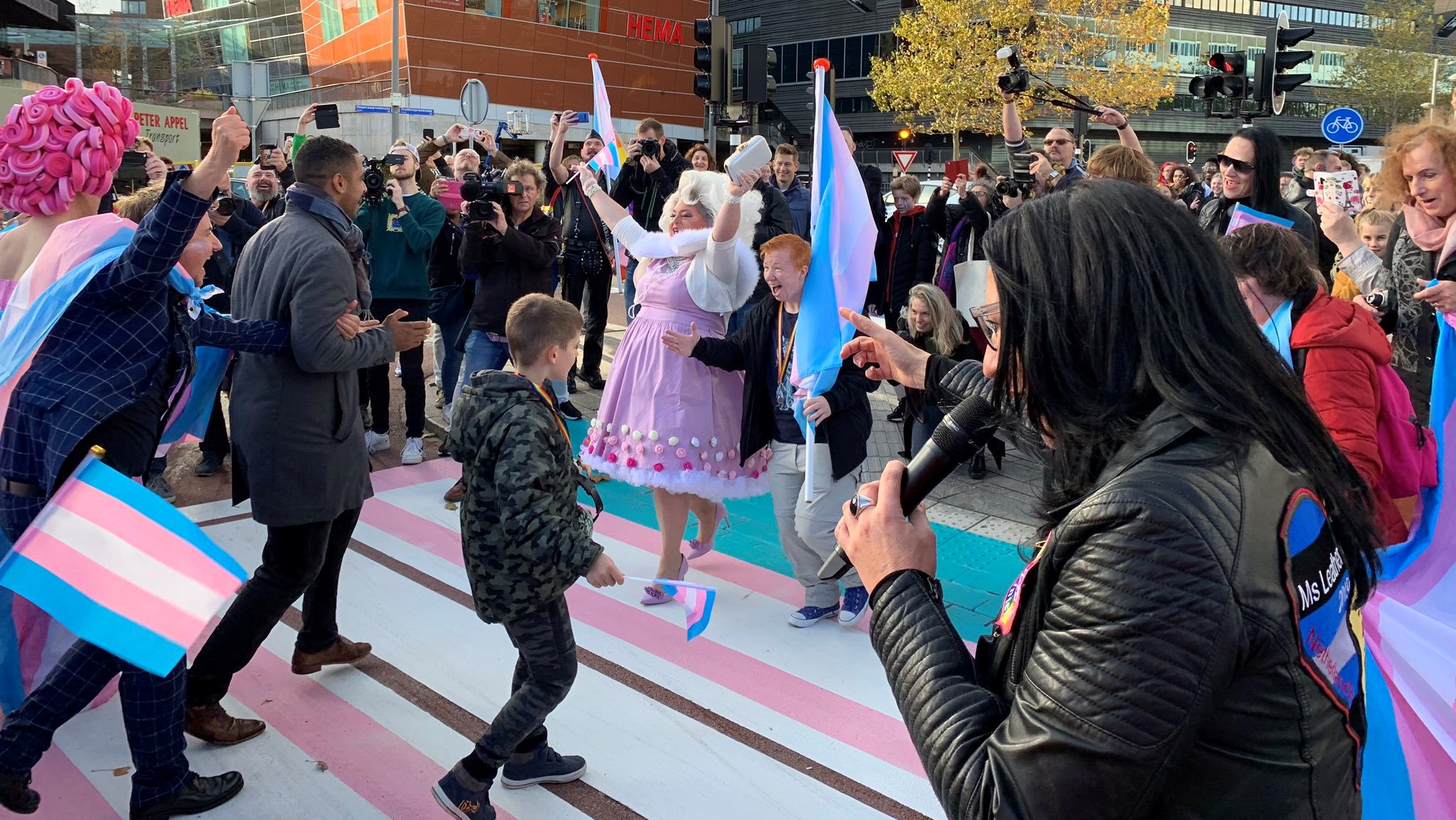 Hollanda’da bir ilk: Trans yaya geçidi! | Kaos GL - LGBTİ+ Haber Portalı Haber