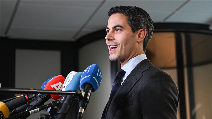 Hollanda’nın ilk açık eşcinsel başbakanı yemin ederek göreve başladı Kaos GL - LGBTİ+ Haber Portalı