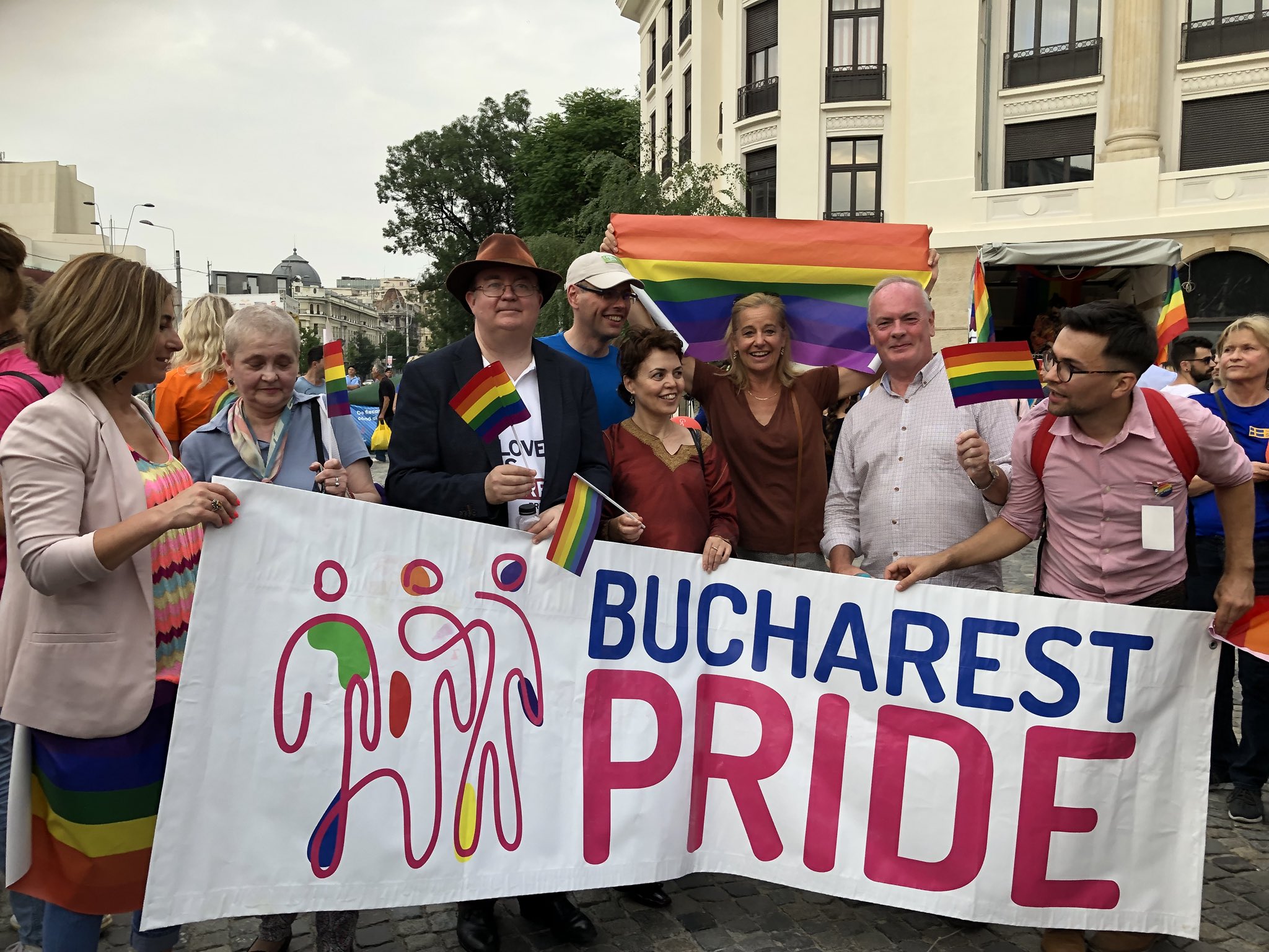 “Homofobik ve transfobik yasaları kabul etmek Romanya için utançtır” Kaos GL - LGBTİ+ Haber Portalı