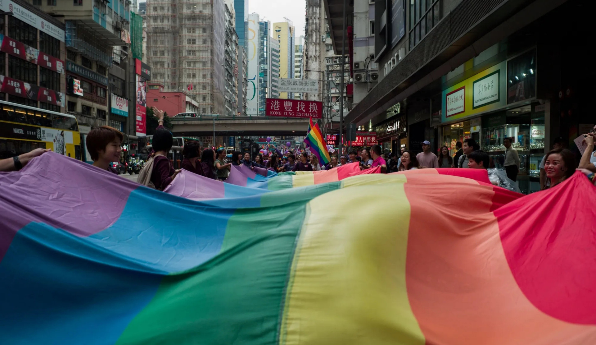 Hong Kong’ta eşcinsel çiftlere bazı haklar tanınmasını öneren yasa reddedildi | Kaos GL - LGBTİ+ Haber Portalı