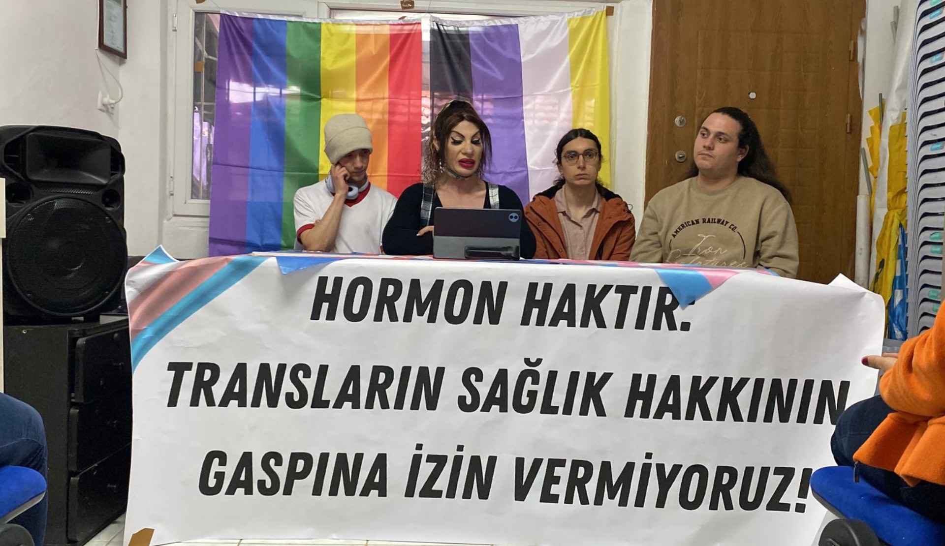 Hormon Hakkım Kolektifi, Kuşadası’ndan seslendi: “Transların bedeni aile politikalarının nesnesi değildir” Kaos GL - LGBTİ+ Haber Portalı
