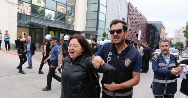 3-eskisehir-onur-yuruyusu-nde-18-kisi-gozaltinda-1 3-eskisehir-onur-yuruyusu-nde-18-kisi-gozaltinda-1