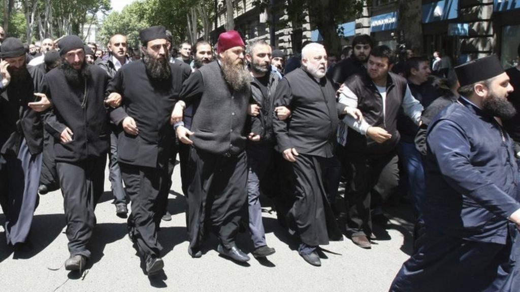 aihm-lgbt-lerin-eylemine-karsi-nefret-siddetinin-cezasizligi-ayrimcilik-yasaginin-ihlalidir-1