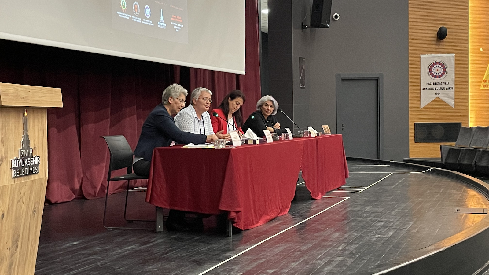 alevi-orgutleri-cemevlerimizin-kapisi-lgbti-lar-basta-olmak-uzere-herkese-aciktir-4