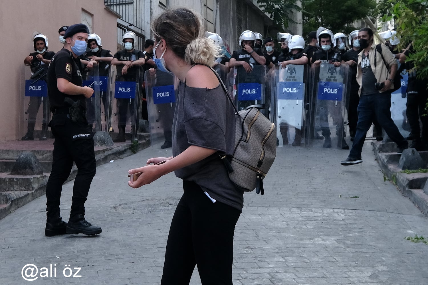 ali-oz-un-objektifinden-lgbti-onur-yuruyusu-5 ali-oz-un-objektifinden-lgbti-onur-yuruyusu-5