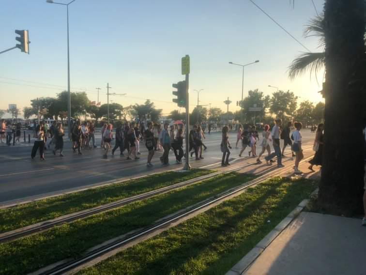 alsancak-tan-sonra-bostanli-da-onur-yuruyusu-1