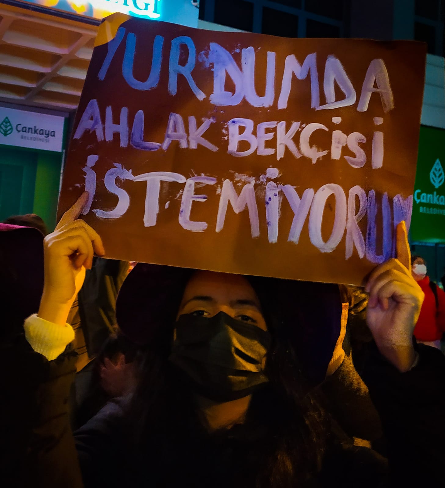 ankara-da-25-kasim-lgbti-larin-sesi-sloganlari-alanda-10