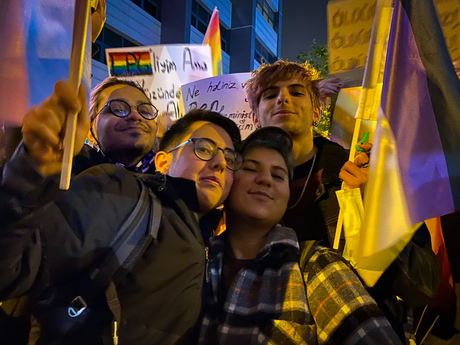 ankara-da-25-kasim-lgbti-larin-sesi-sloganlari-alanda-12