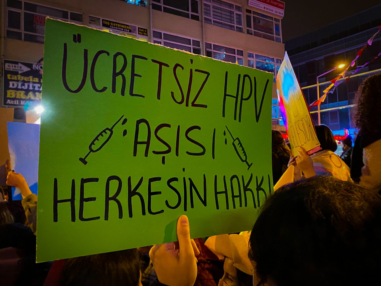 ankara-da-25-kasim-lgbti-larin-sesi-sloganlari-alanda-16