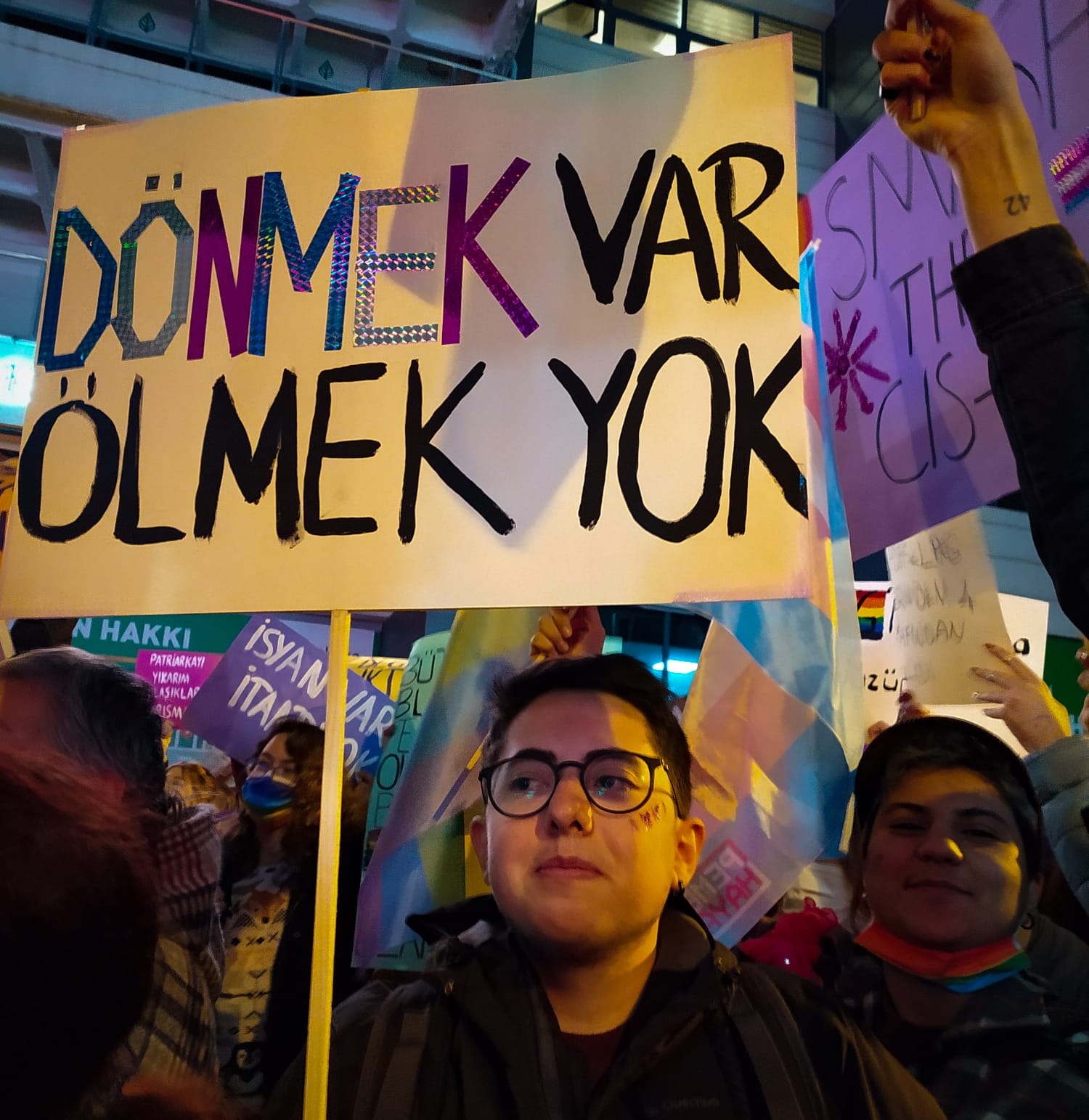 ankara-da-25-kasim-lgbti-larin-sesi-sloganlari-alanda-17