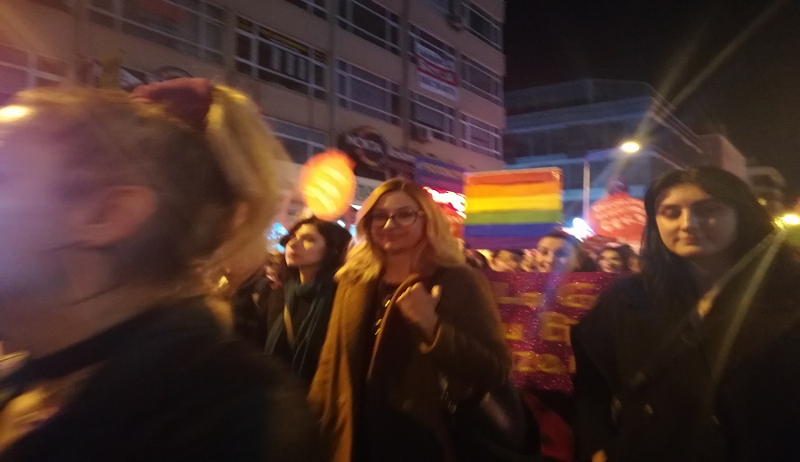 ankara-feminist-gece-yuruyusu-nde-gokkusagi-bayraklari-alana-alinmadi-3