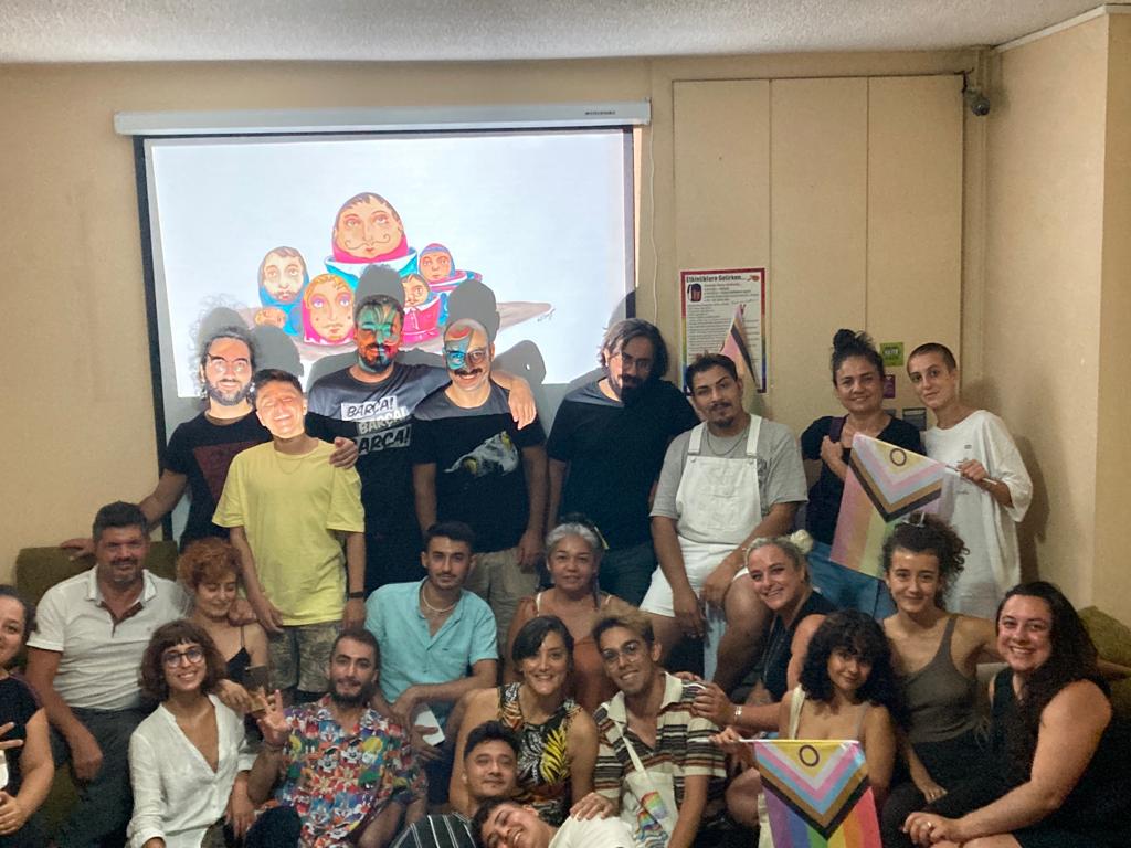 aradigimiz-etkinlik-mekanlarini-onunde-polisin-bekledigini-gorup-buluyorduk-3