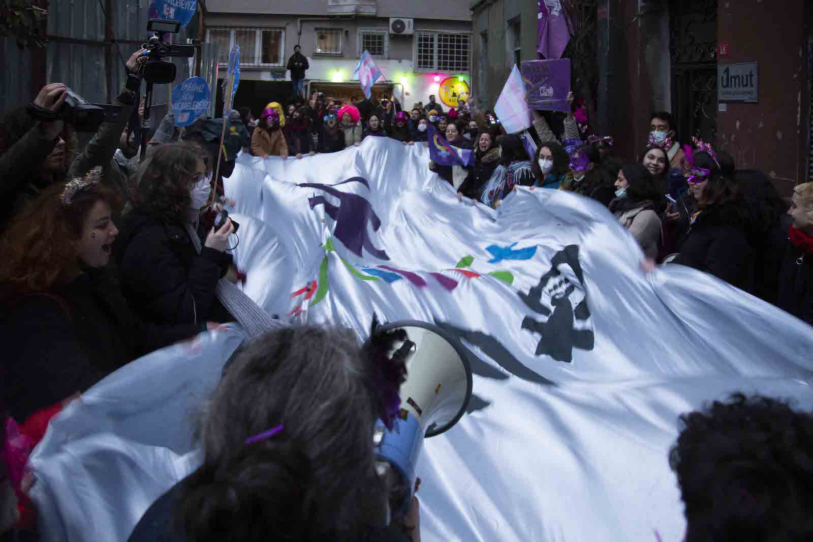 ates-alpar-in-objektifinden-20-istanbul-feminist-gece-yuruyusu-2 ates-alpar-in-objektifinden-20-istanbul-feminist-gece-yuruyusu-2