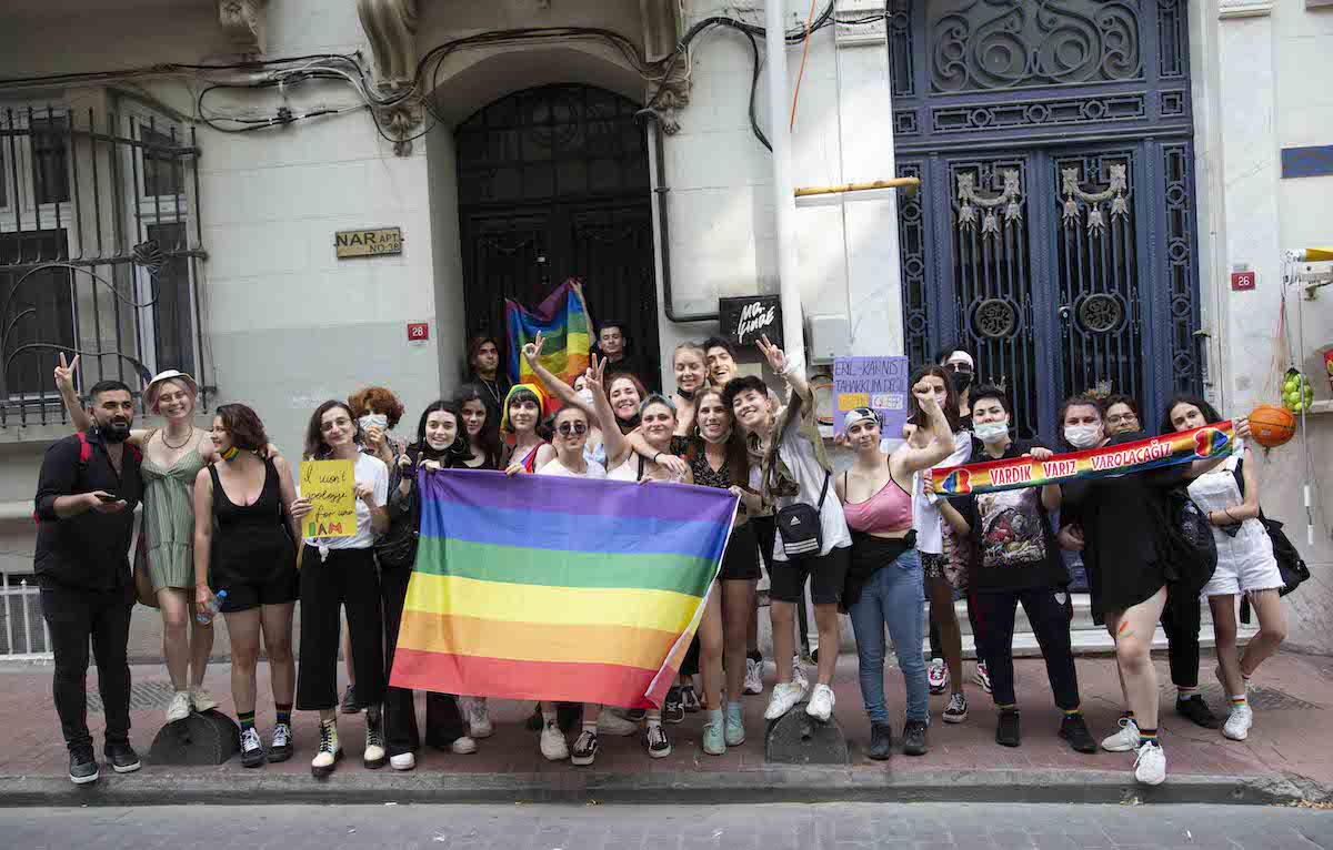 ates-alpar-in-objektifinden-lgbti-onur-yuruyusu-10