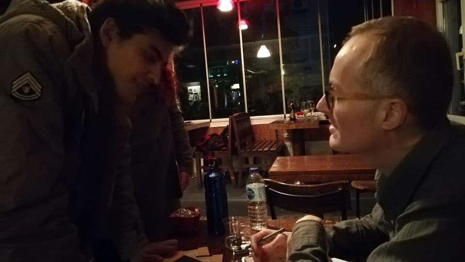 bugra-giritlioglu-kitaplarini-imzaladi-1 bugra-giritlioglu-kitaplarini-imzaladi-1