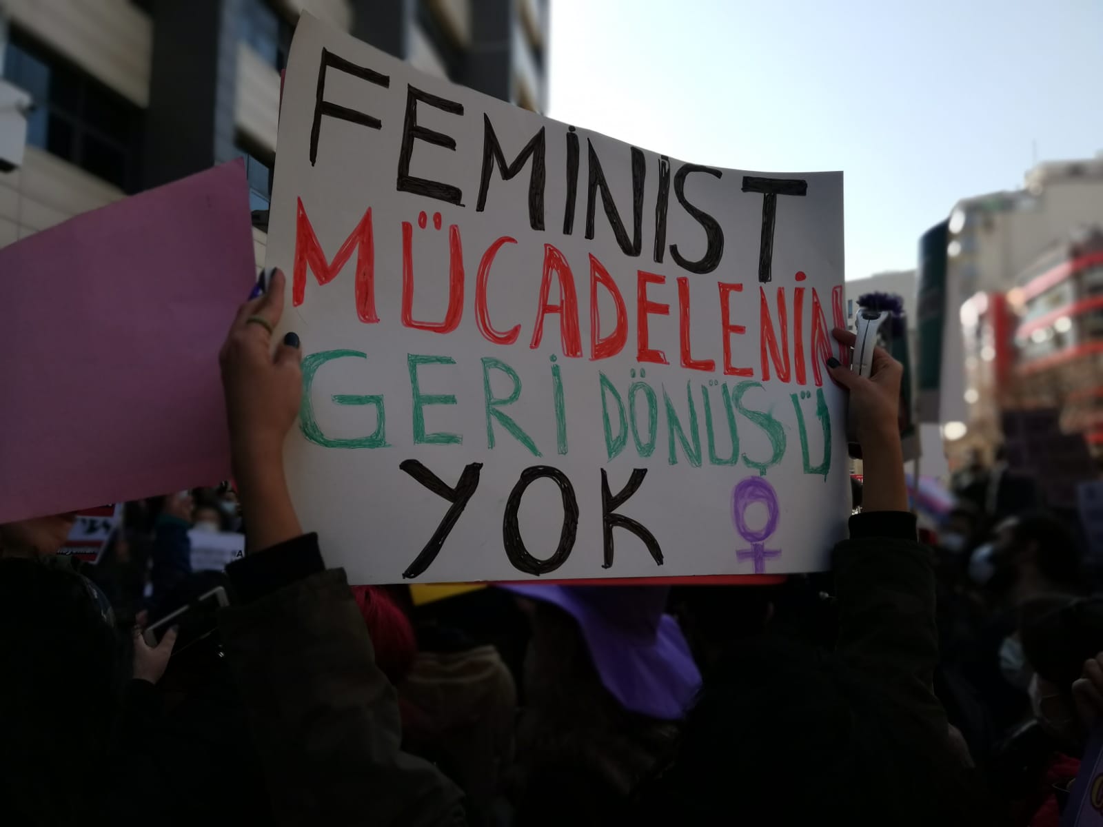burcin-kalkin-dan-ankara-da-8-mart-gunduz-eylemi-1