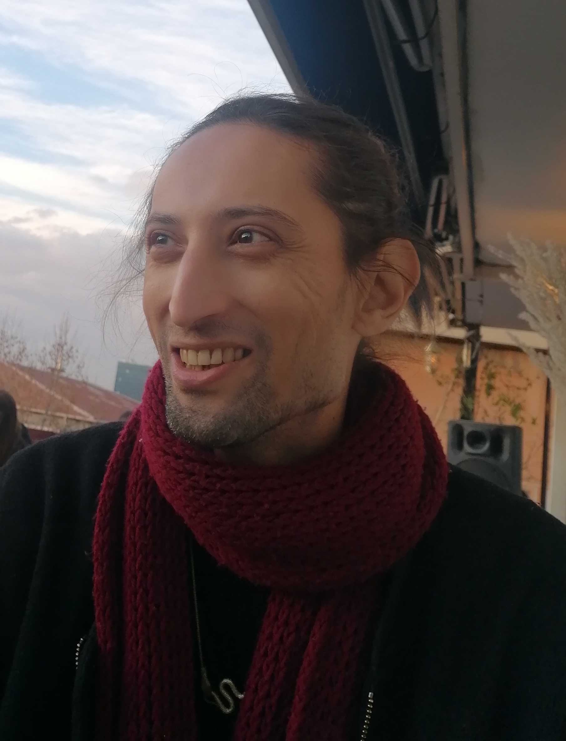 derinlerle-temasin-romani-yuzen-kucuk-seyler-2 derinlerle-temasin-romani-yuzen-kucuk-seyler-2