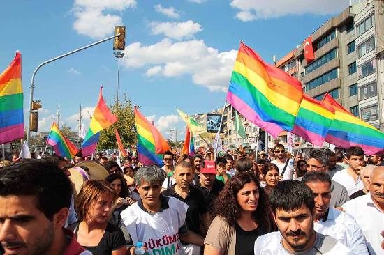 dunden-bugune-lgbti-larin-baris-eylemlerinden-kareler-3