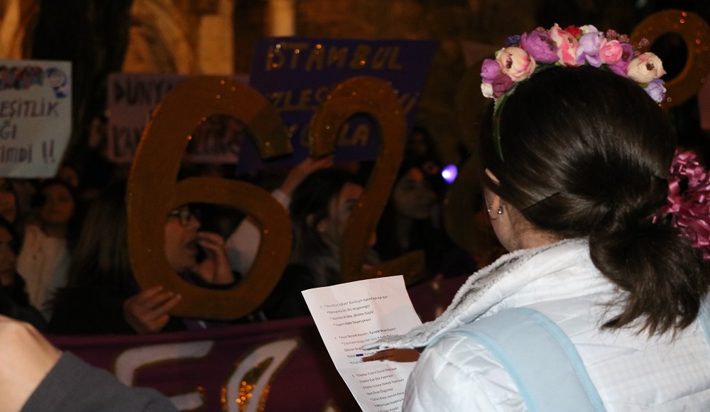 ekrem-berk-bilginer-in-objektifinden-antalya-feminist-gece-yuruyusu-2