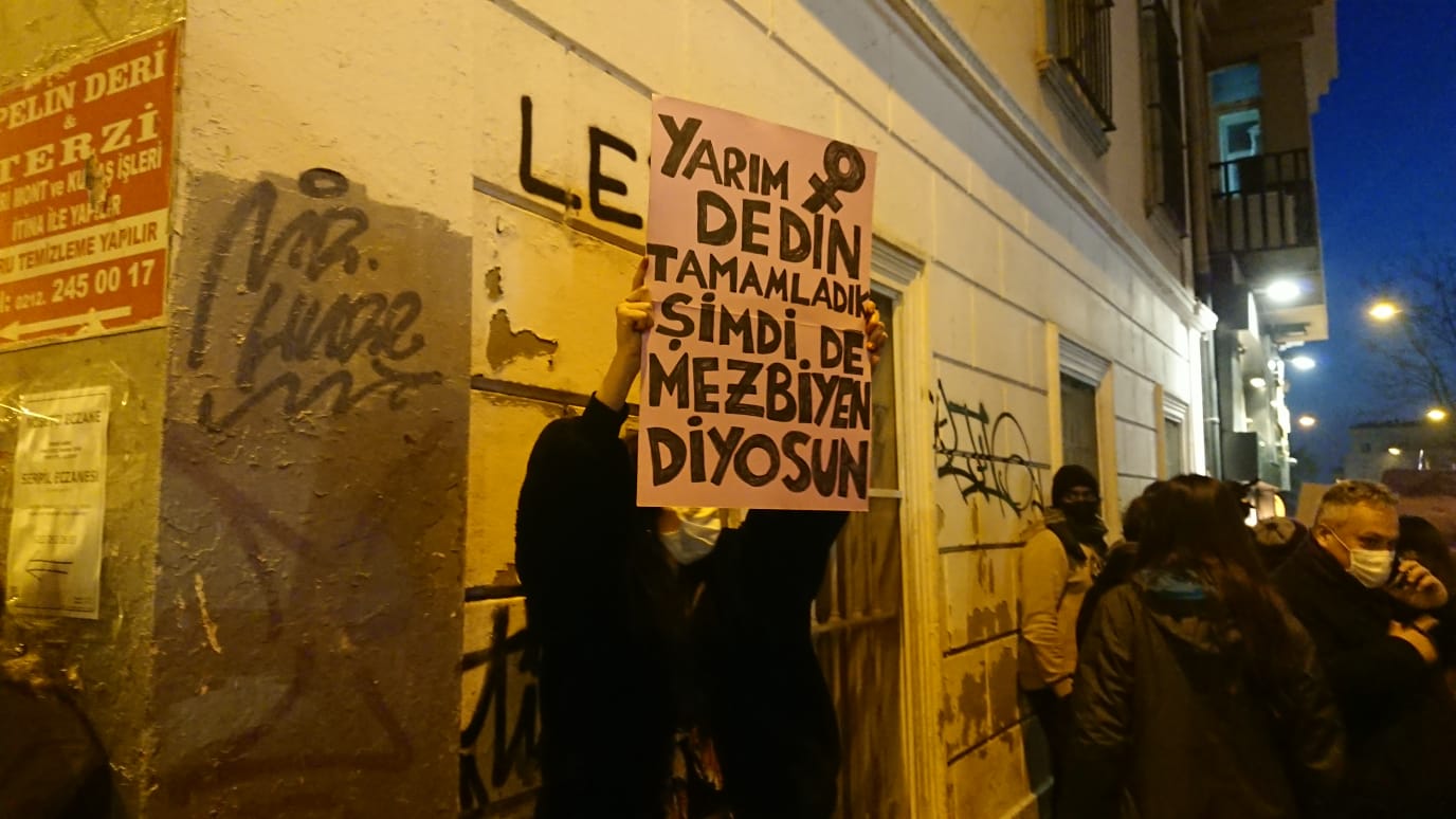 fotograflarla-19-istanbul-feminist-gece-yuruyusu-14 fotograflarla-19-istanbul-feminist-gece-yuruyusu-14