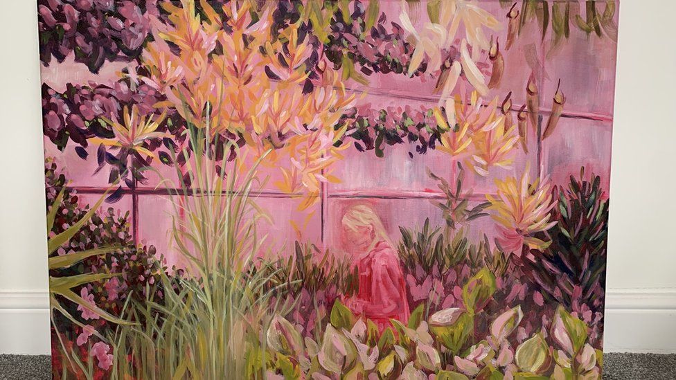 freddie-lewis-yeni-sergisiyle-toplumsal-cinsiyet-kimligini-kesfediyor-1