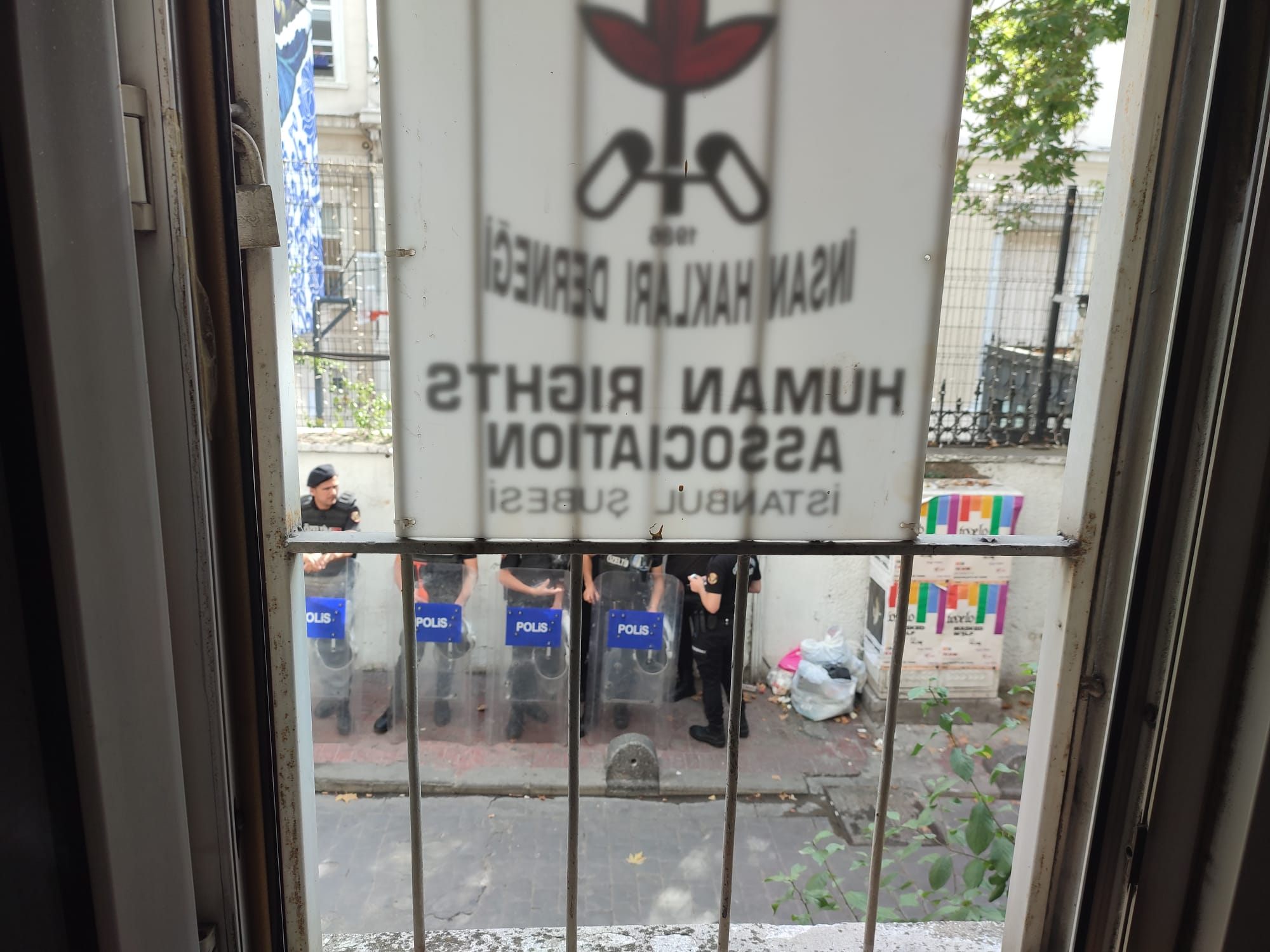 istanbul-lgbti-onur-haftasi-komitesi-her-alanda-direnmeye-yasam-hakkimizi-savunmaya-devam-edecegiz-1