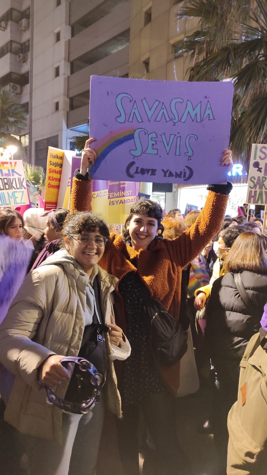 izmir-de-barikata-yikik-diyorlar-feminist-gece-yuruyusu-8