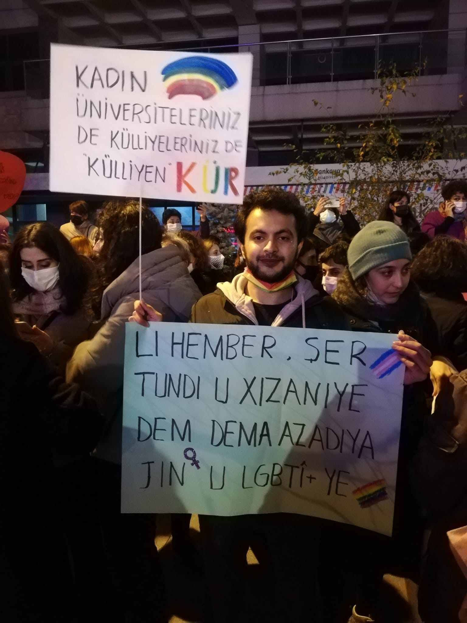 katledilen-tum-kadin-ve-lgbti-larin-isyaniyla-sokaklardayiz-1