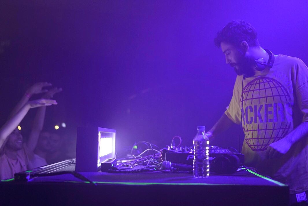 lavanta-tavan-sen-aslinda-bayagi-prekarya-oluyorsun-aside-1 lavanta-tavan-sen-aslinda-bayagi-prekarya-oluyorsun-aside-1