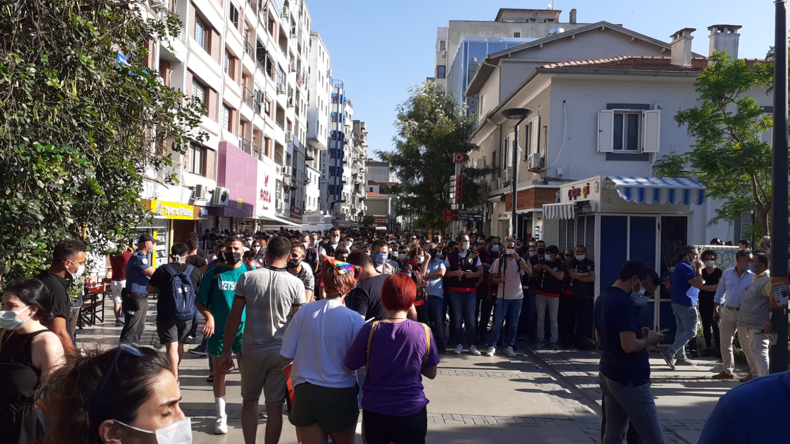 lgbti-lar-izmir-den-seslendi-lubunyalar-susmayacak-1