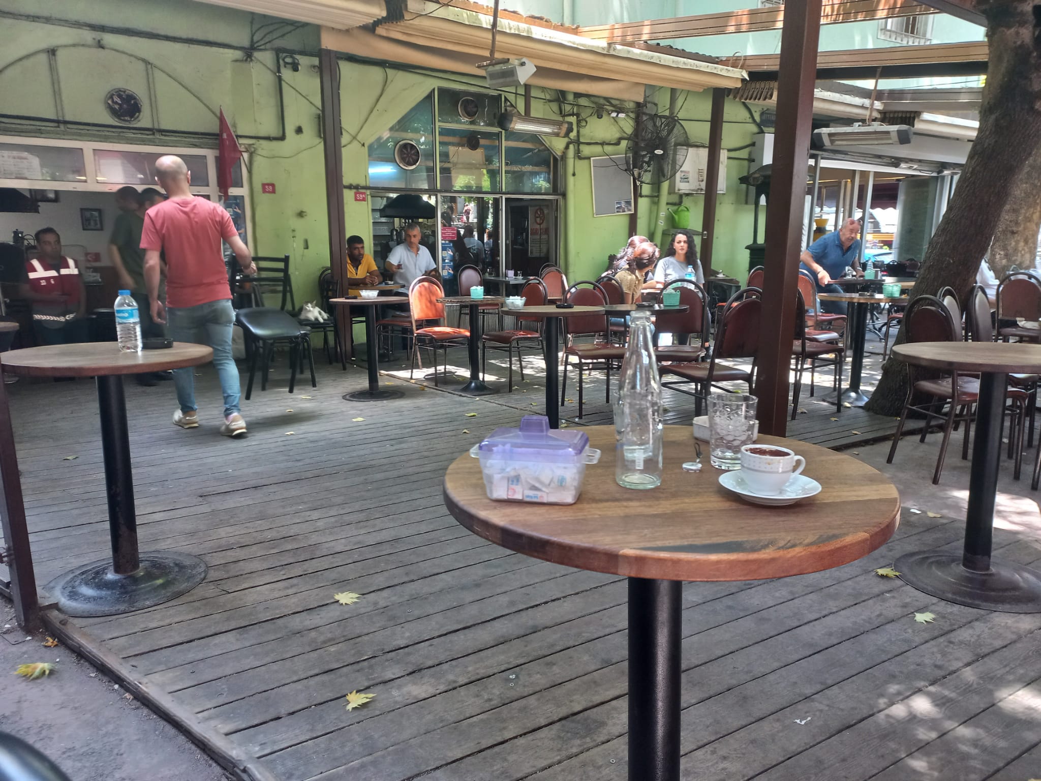 lgbti-larin-direnisi-polis-saldirisini-asti-onur-yuruyusu-cihangir-i-turladi-1 lgbti-larin-direnisi-polis-saldirisini-asti-onur-yuruyusu-cihangir-i-turladi-1