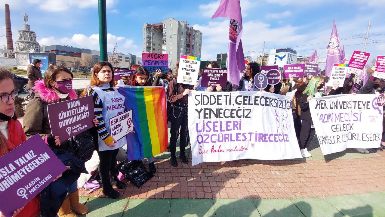 lgbtiq-meclisleri-eskisehir-istanbul-ve-samsun-da-8-mart-alanlarindaydi-1