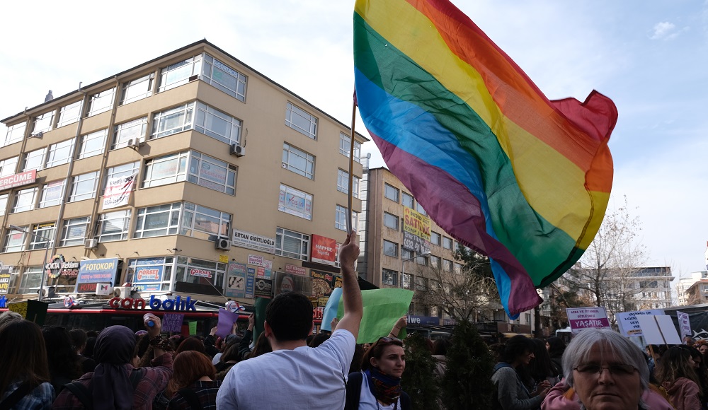 Ankara’ya deprem bölgesinden gelen LGBTİ+’ların başvurabileceği destek mekanizmaları Kaos GL - LGBTİ+ Haber Portalı