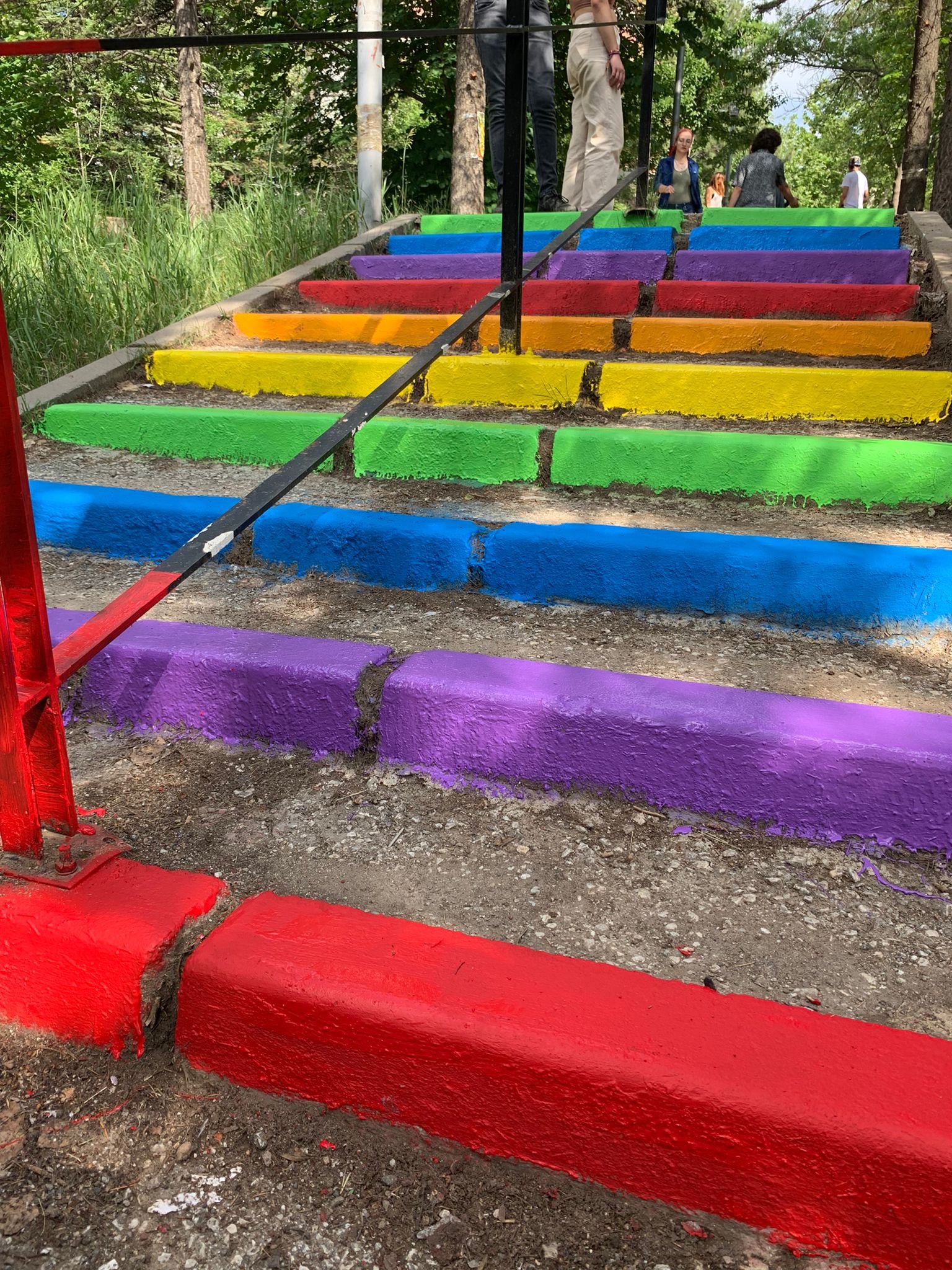 odtu-merdivenleri-onur-yuruyusu-ne-hazir-1