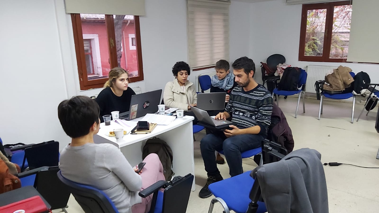 sivil-toplum-orgutleri-hiv-aids-kontrol-programi-ni-tartisti-2