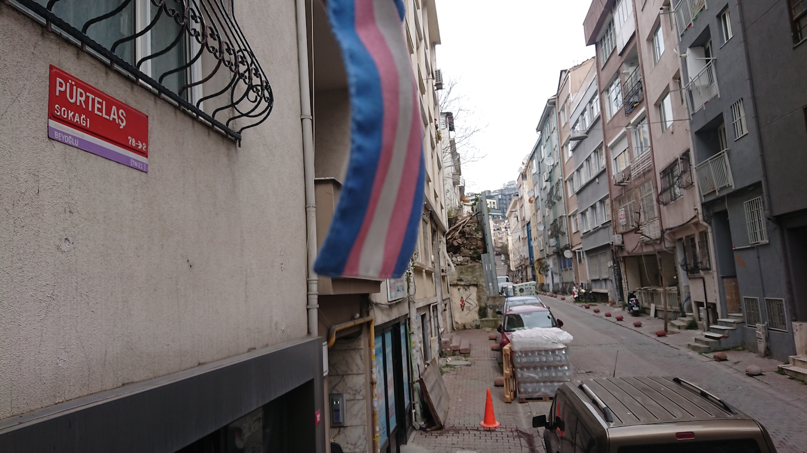 trans-gorunurluk-gunu-nde-purtelas-ve-ulker-sokak-yuruyusu-6