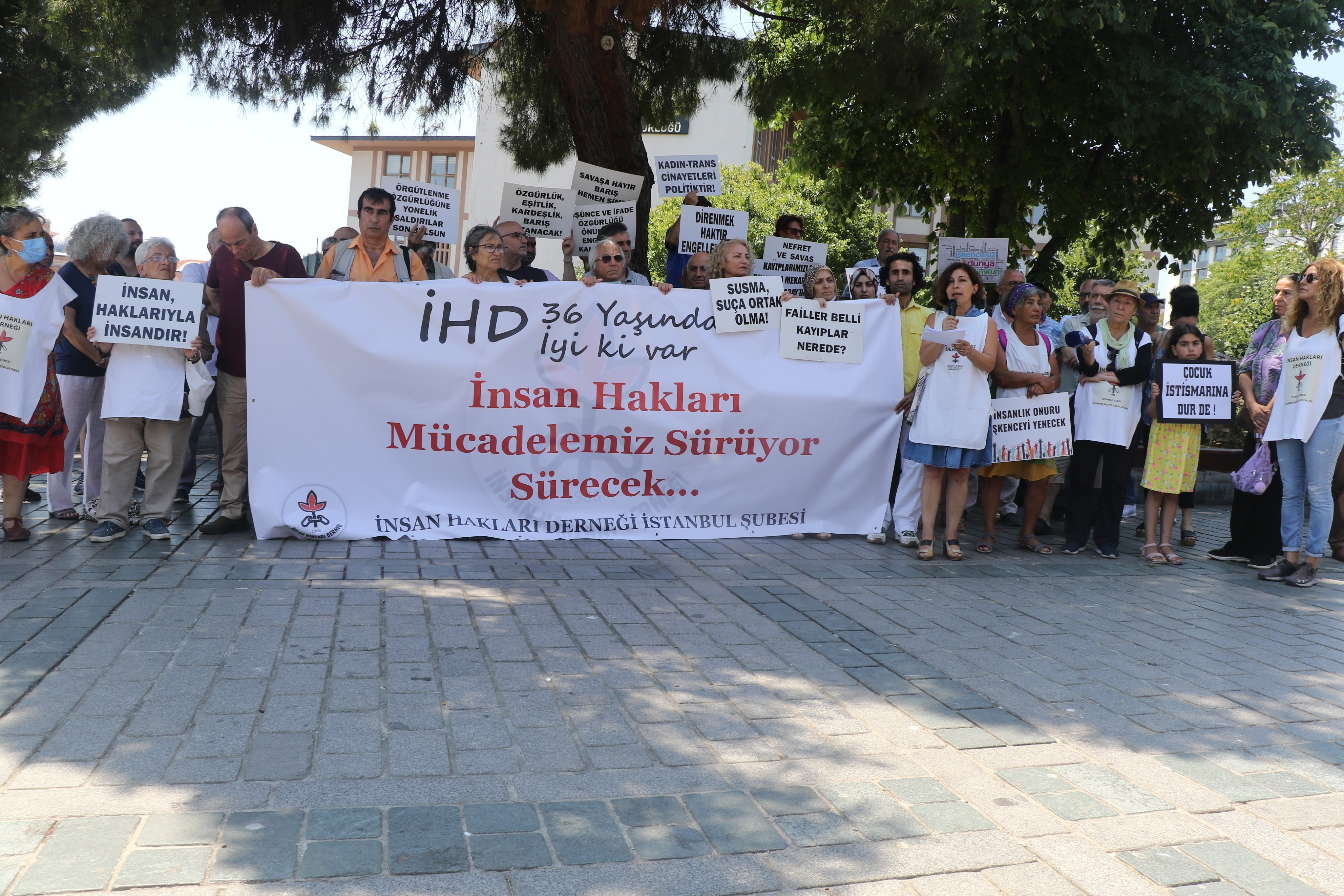 İHD 36 yaşında: Homofobi ve transfobiyle mücadeleye devam Kaos GL - LGBTİ+ Haber Portalı