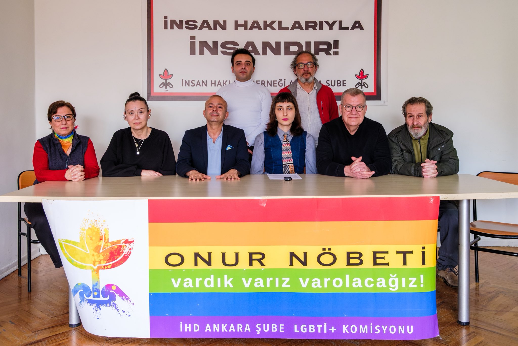 İHD’den Onur Nöbeti: "Taslak, LGBTİ+ varoluşunu tehdit unsuru olarak sunan bir siyasal dilin ürünü" | Kaos GL - LGBTİ+ Haber Portalı