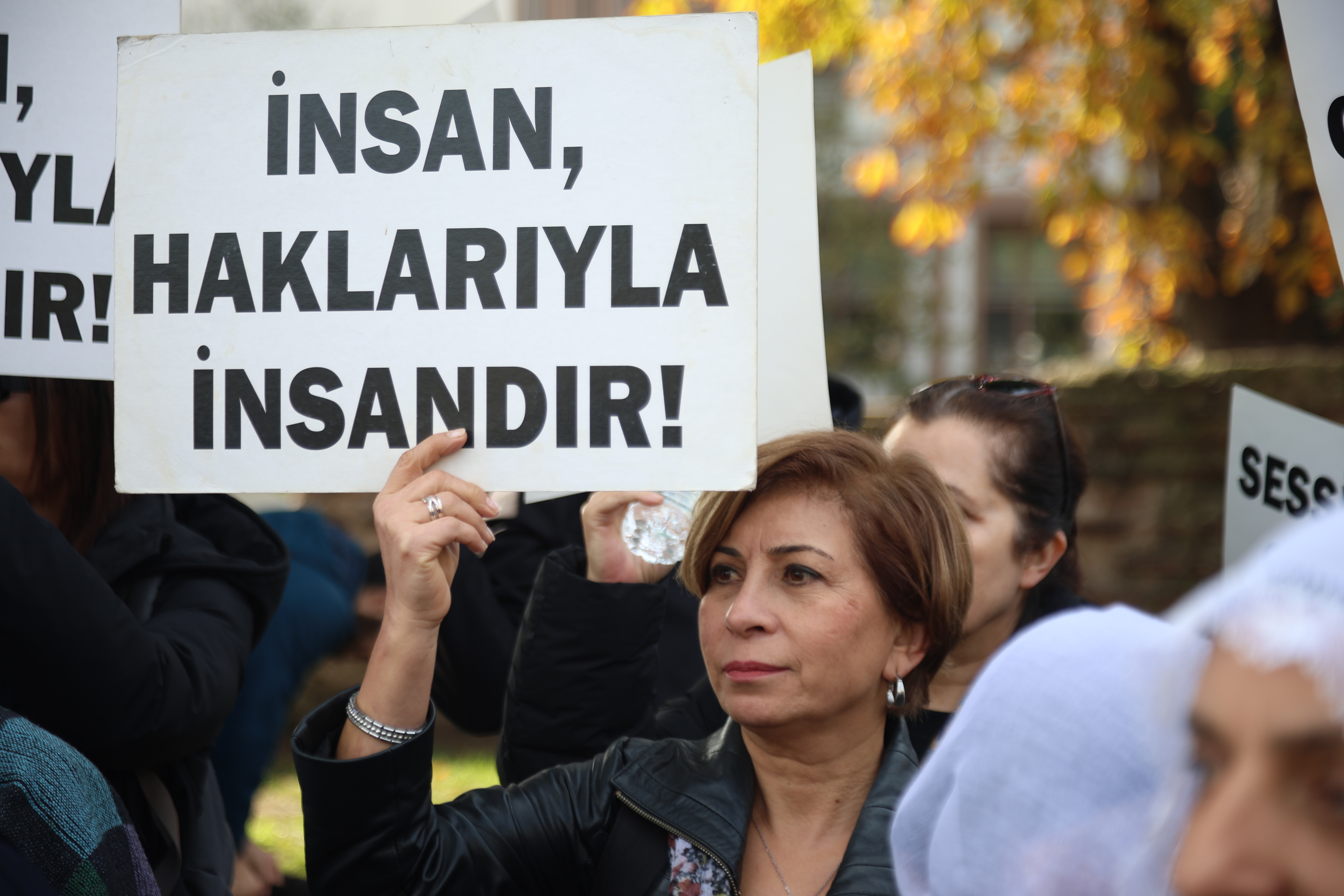 İHD ve TİHV’den İnsan Hakları Günü açıklaması: "Israrla barışı, demokrasi ve insan hakları değerlerini savunuyoruz" Kaos GL - LGBTİ+ Haber Portalı
