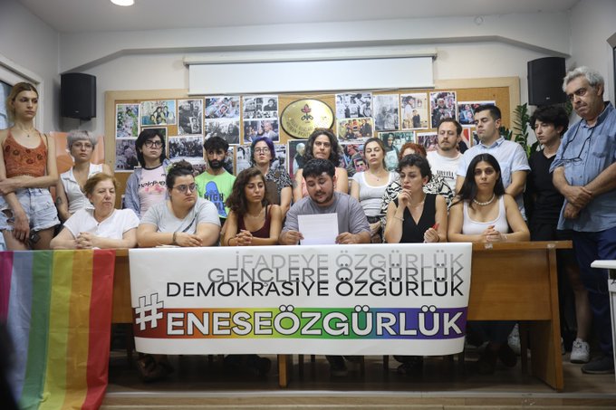 İHSDA: “Enes yalnız değildir!” | Kaos GL - LGBTİ+ Haber Portalı Haber