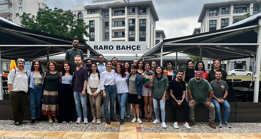 İzmir Barosu bir kez daha: “Nefrete inat, yaşasın hayat | Kaos GL - LGBTİ+ Haber Portalı Haber