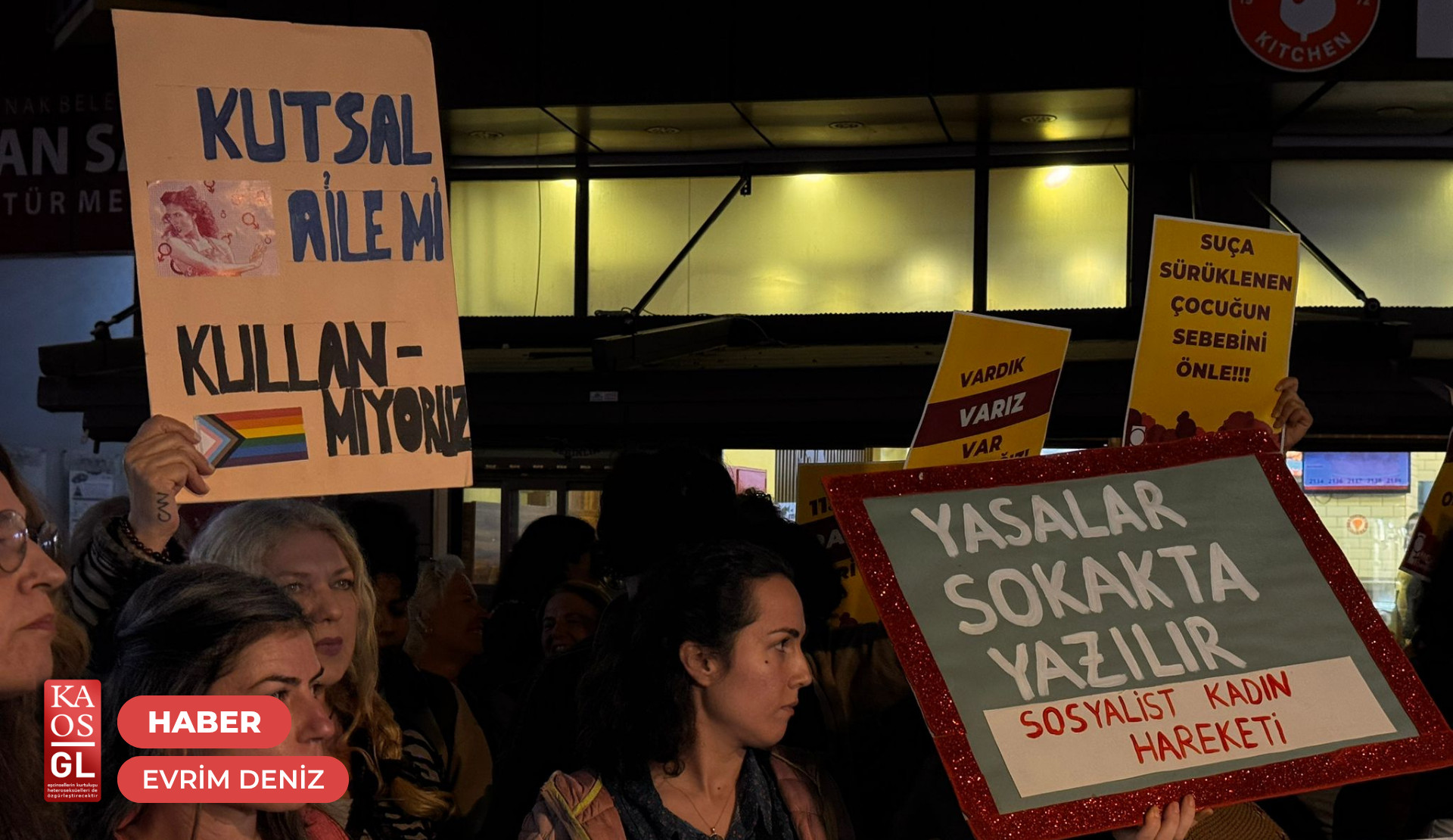 İzmir Kadın Platformu yargı paketine karşı sokaklardaydı: "Hayatlarımız, sizin ahlak tanımınızdan değerlidir" Kaos GL - LGBTİ+ Haber Portalı