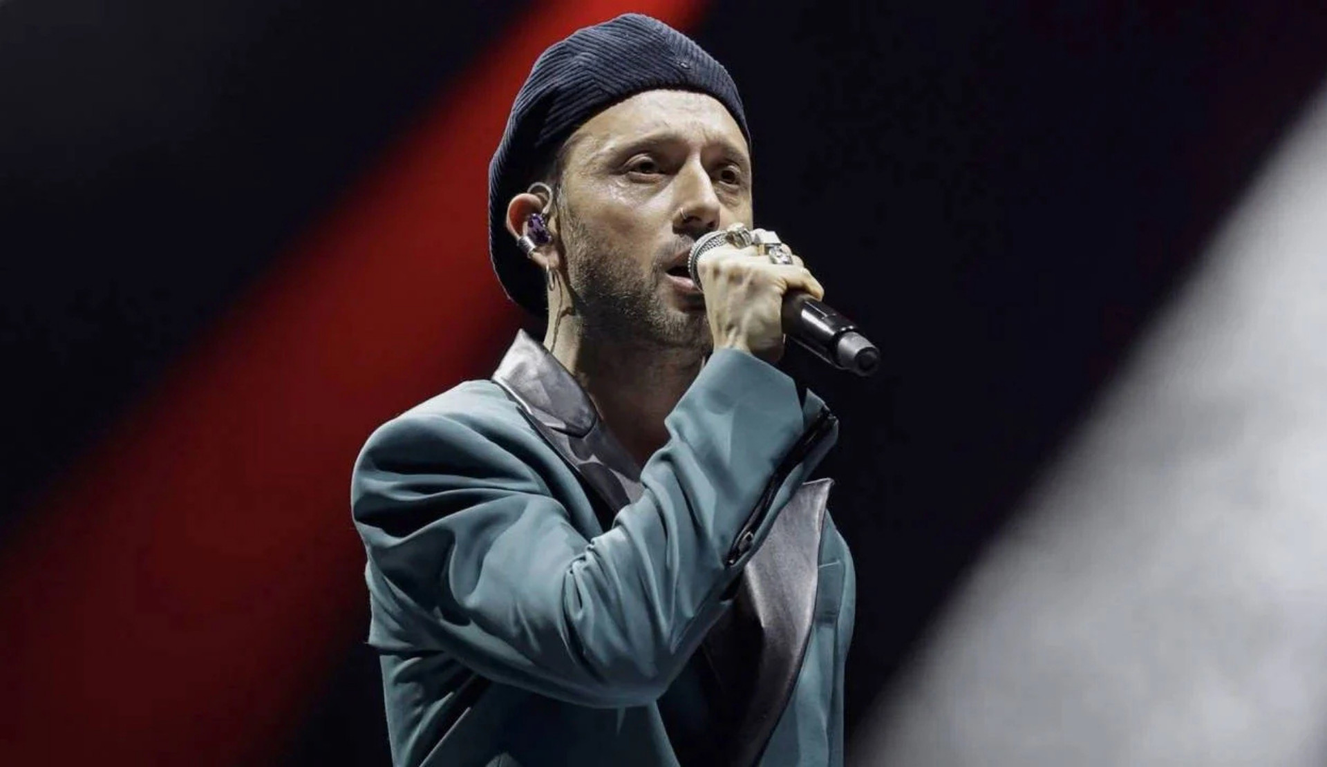 İzmir Müzisyenler Derneği’nden Mabel Matiz’e destek: “Sanat; baskıyla, sansürle ya da davalarla terbiye edilemez” Kaos GL - LGBTİ+ Haber Portalı