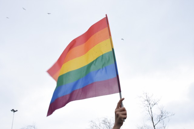 İzmir Onur Haftası Komitesi’nden LGBTİ+ karşıtı kanun teklifine tepki: “Mücadeleyi dünden daha güçlü sürdürüyoruz” | Kaos GL - LGBTİ+ Haber Portalı Haber