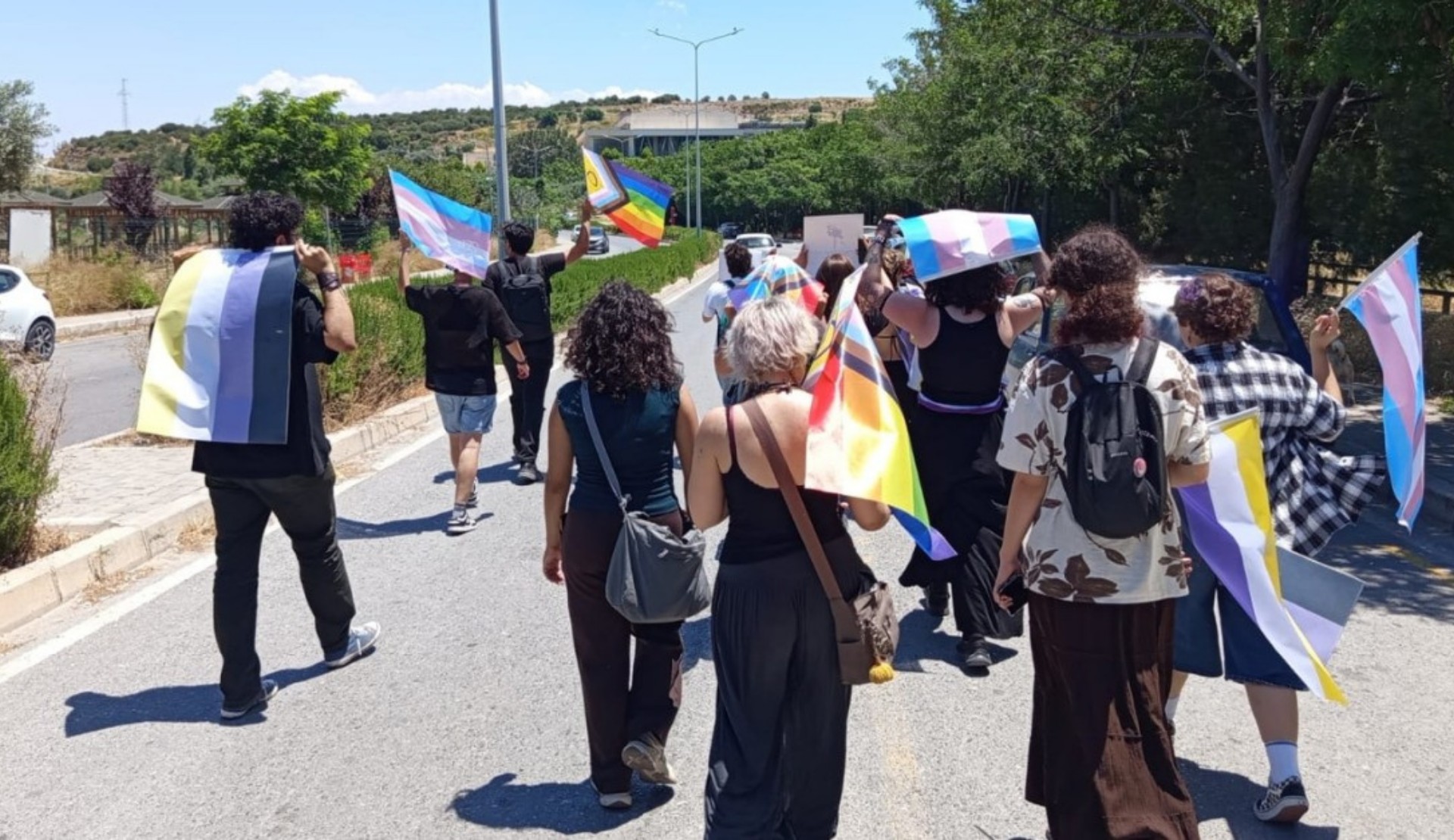 İzmir Yüksek Teknoloji Enstitüsü’nde 2. Onur Yürüyüşü yapıldı: “Hormona erişim engellenemez!” Kaos GL - LGBTİ+ Haber Portalı