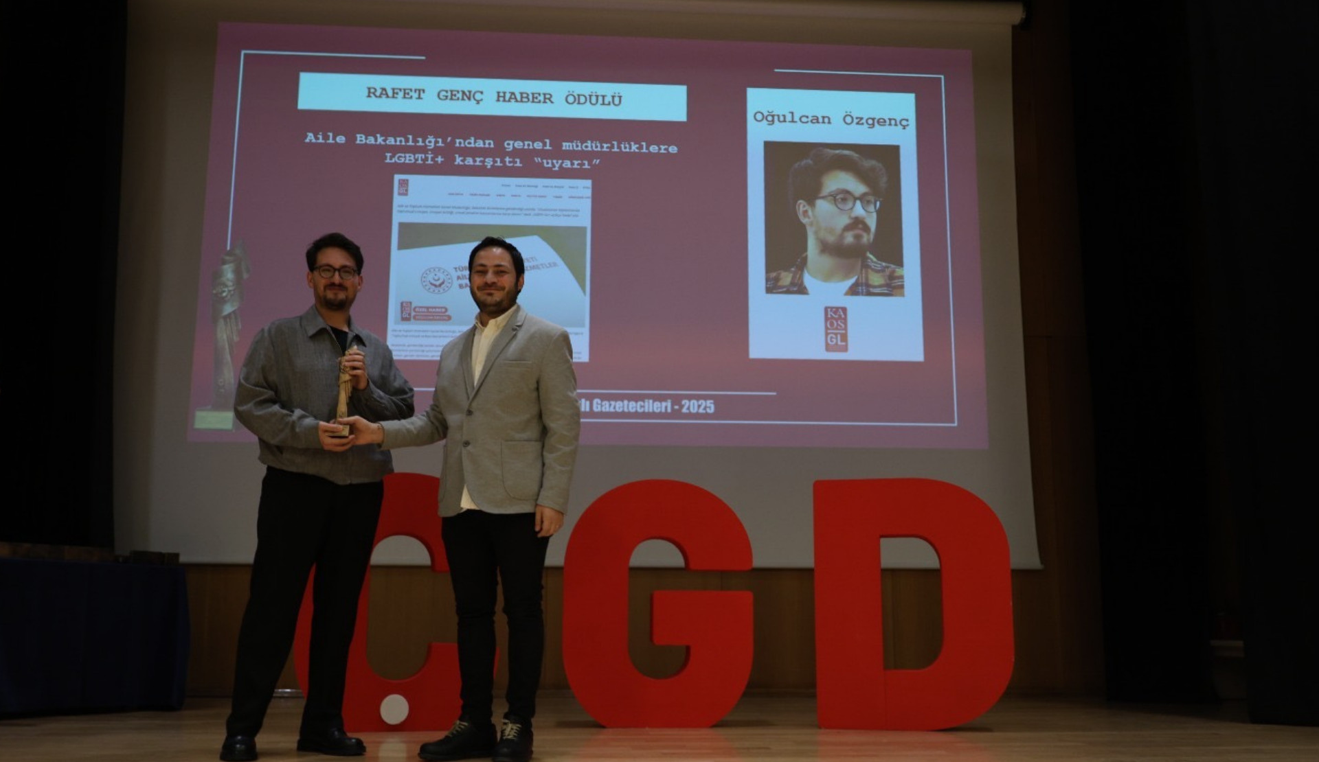 Journalism award from the PJA to Kaos GL editor Oğulcan Özgenç: “For all LGBTI+ people whose stories remain unfinished” | Kaos GL - News Portal for LGBTI+