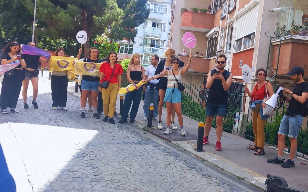 Kadınlar Birlikte Güçlü’den İstanbul Onur Yürüyüşü tutuklamalarına tepki: “Tesadüf değil” Kaos GL - LGBTİ+ Haber Portalı