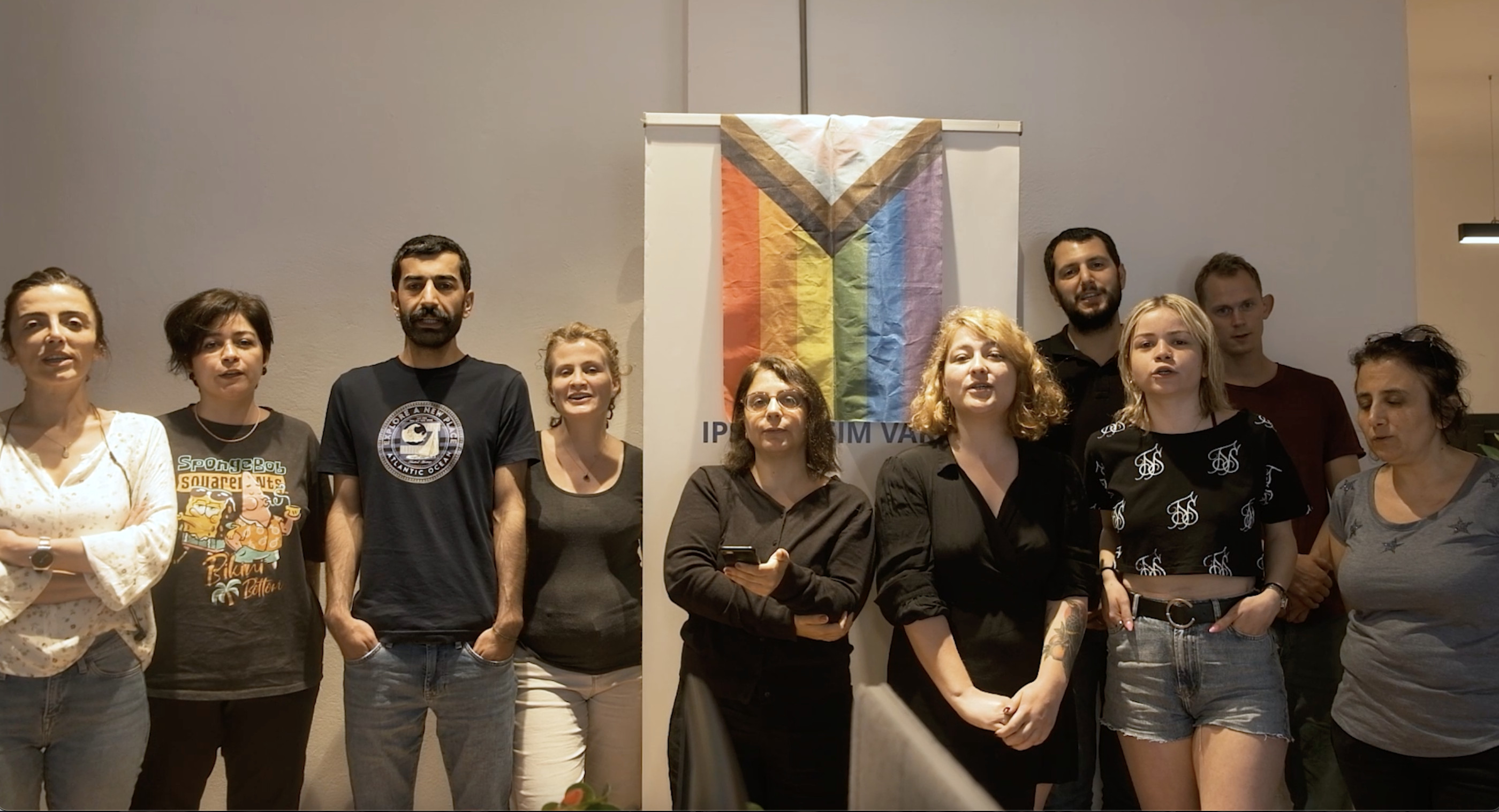 “Kalemimizi LGBTİ+’ların kazanılmış hakları için oynatmaya devam edeceğiz” | Kaos GL - LGBTİ+ Haber Portalı Haber
