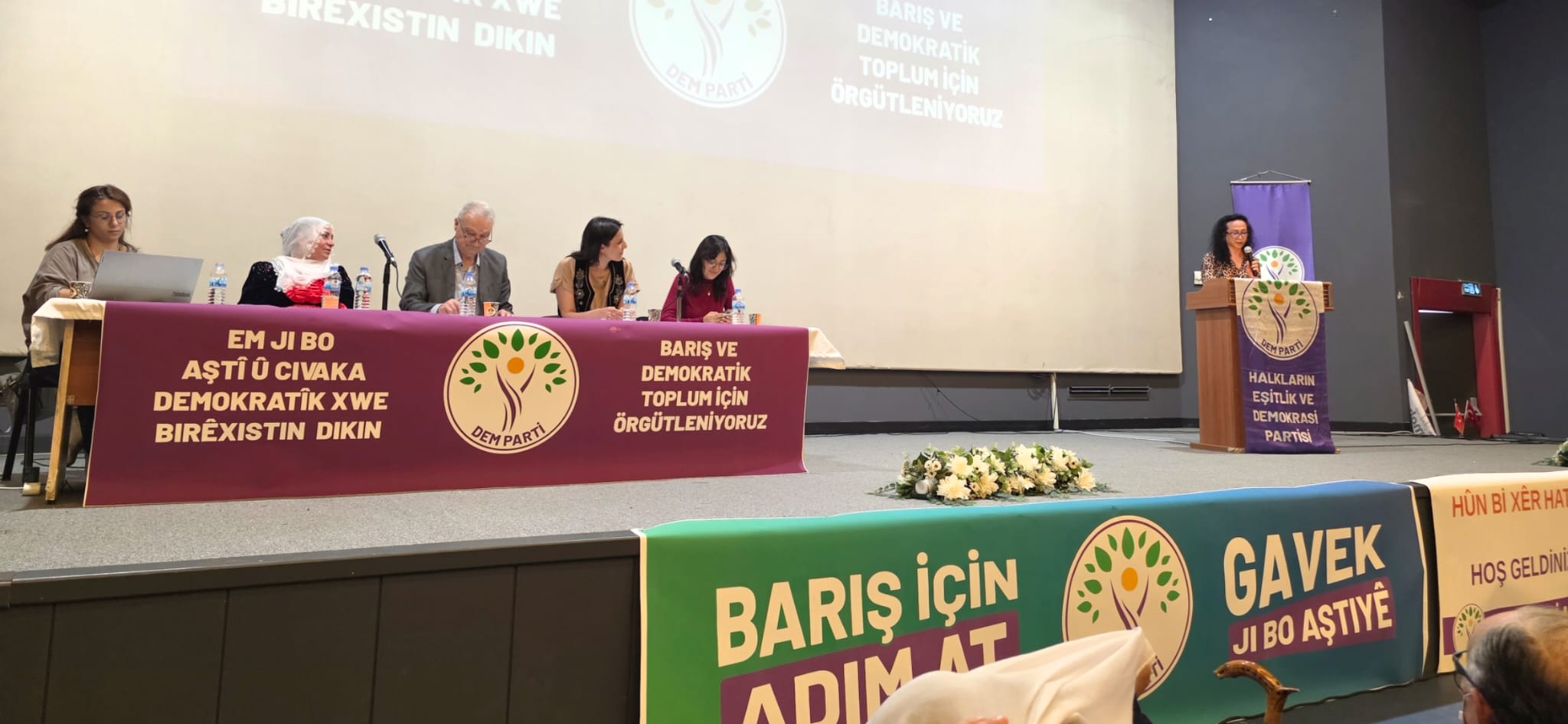Kaos GL’den Defne Güzel DEM Parti Ankara İl Örgütü Kongresi’nde konuştu: “Dayanışma her zamankinden daha hayati” | Kaos GL - LGBTİ+ Haber Portalı