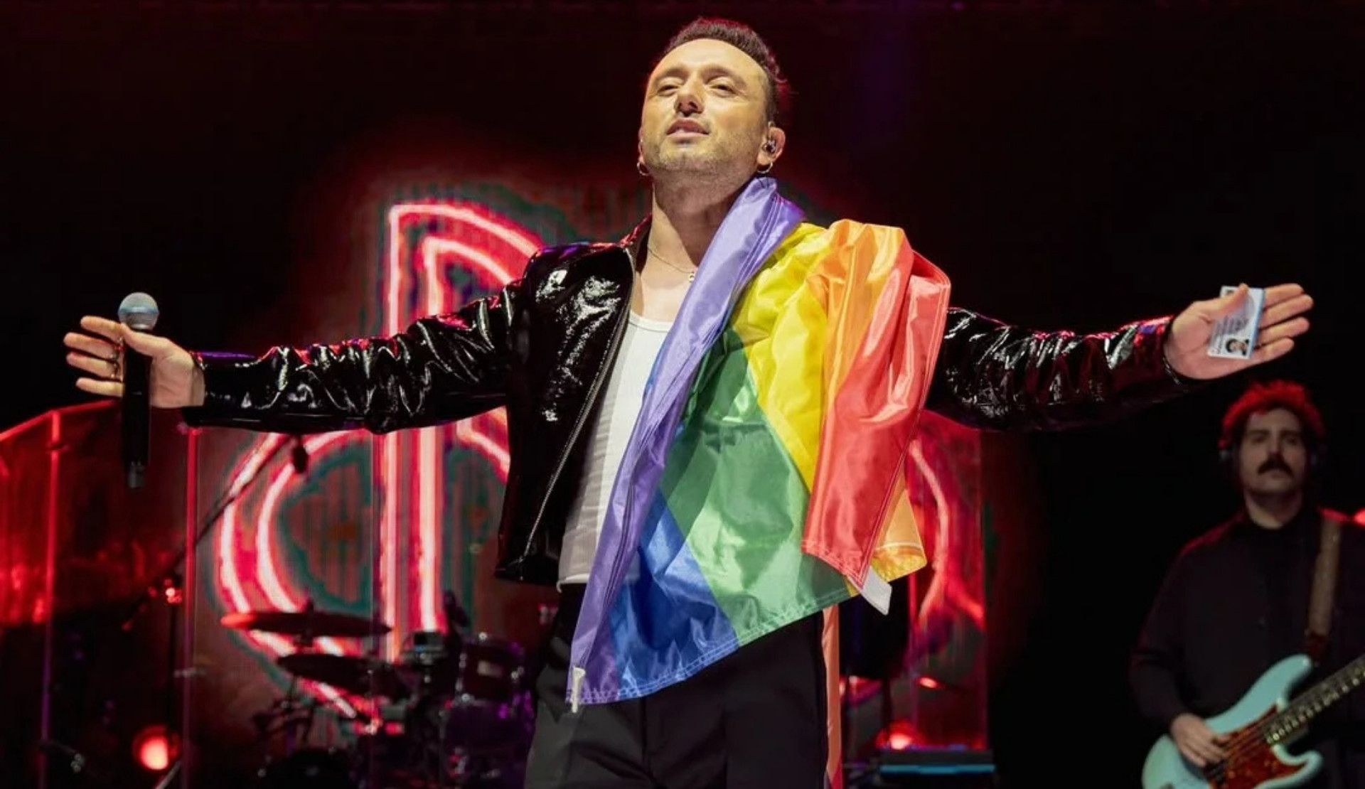 Kaos GL’den Mabel Matiz açıklaması: Genel ahlak kalkanıyla sanata saldırıya son! | Kaos GL - LGBTİ+ Haber Portalı